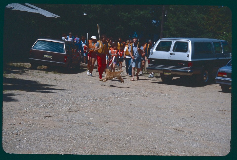 1986 Canoers ready to leave